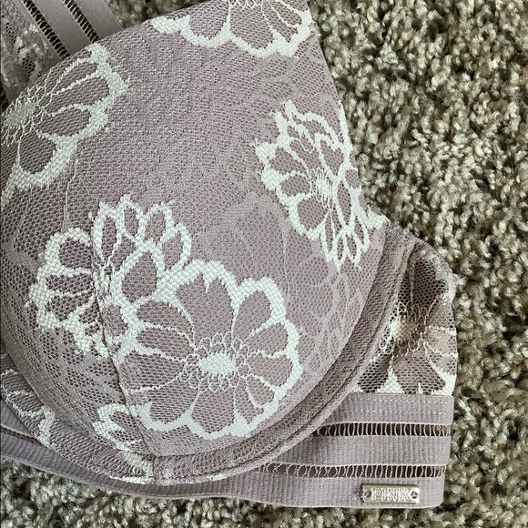 🌸 PINK Lace Bra 🌸 - Picture 7 of 8